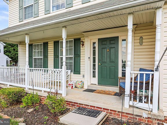 4th image of 222 Runningboard Rd