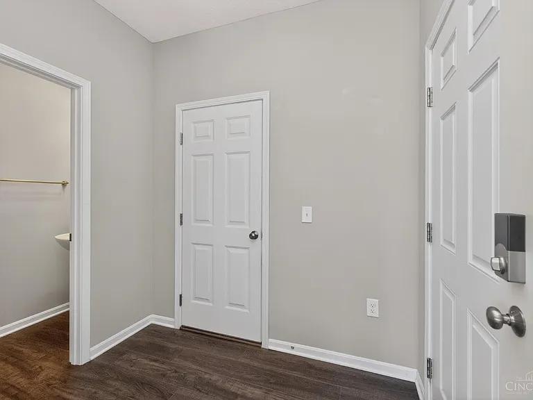 5559 Eagle Ct — Photo 8