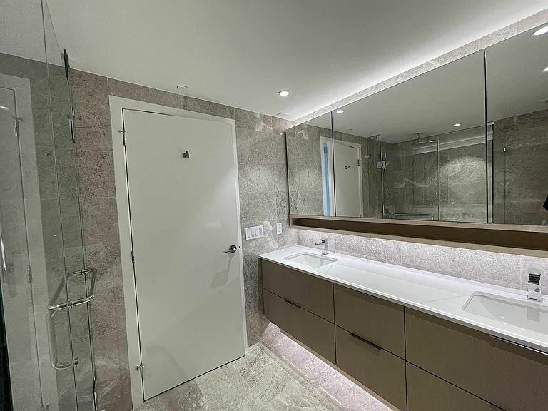 485 W 42nd Ave #14XX — Photo 15