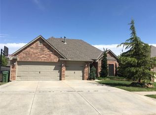 909 Majestic St, Yukon, OK 73099