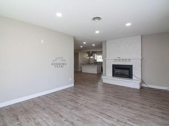 5th image of 308 N 12th Ave