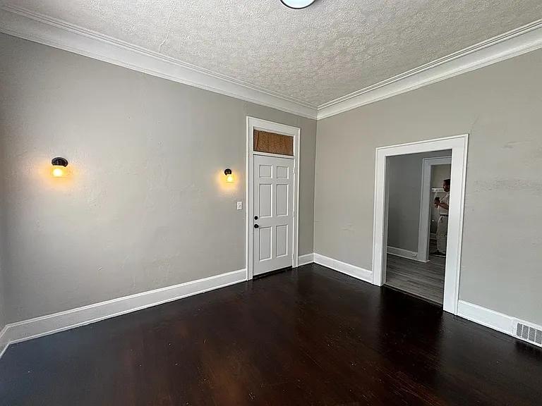 1263 Cedar Ave — Photo 4