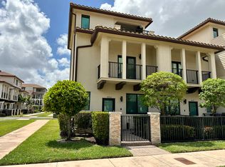 4702 NW 83rd Path, Doral, FL 33166
