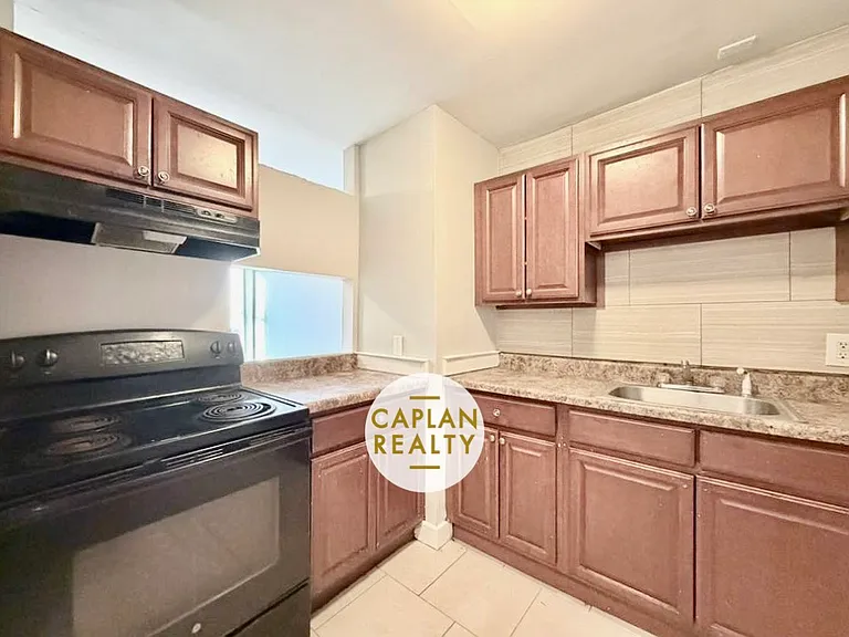 435 Orchard St #3C — Photo 5