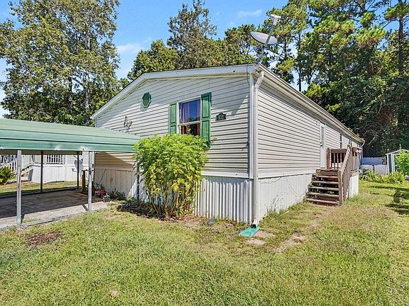 3rd image of 932 Pine Thicket St.