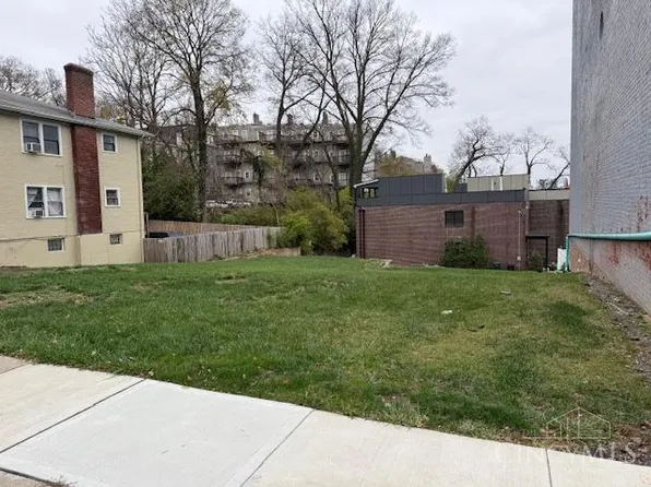 2604 Hackberry St, Cincinnati, OH 45206