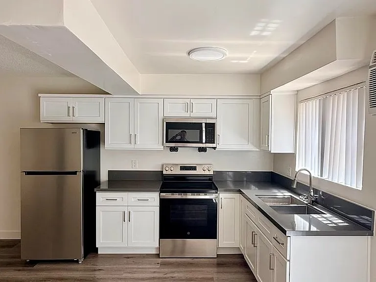 538 S Oxford Ave #107 — Photo 3