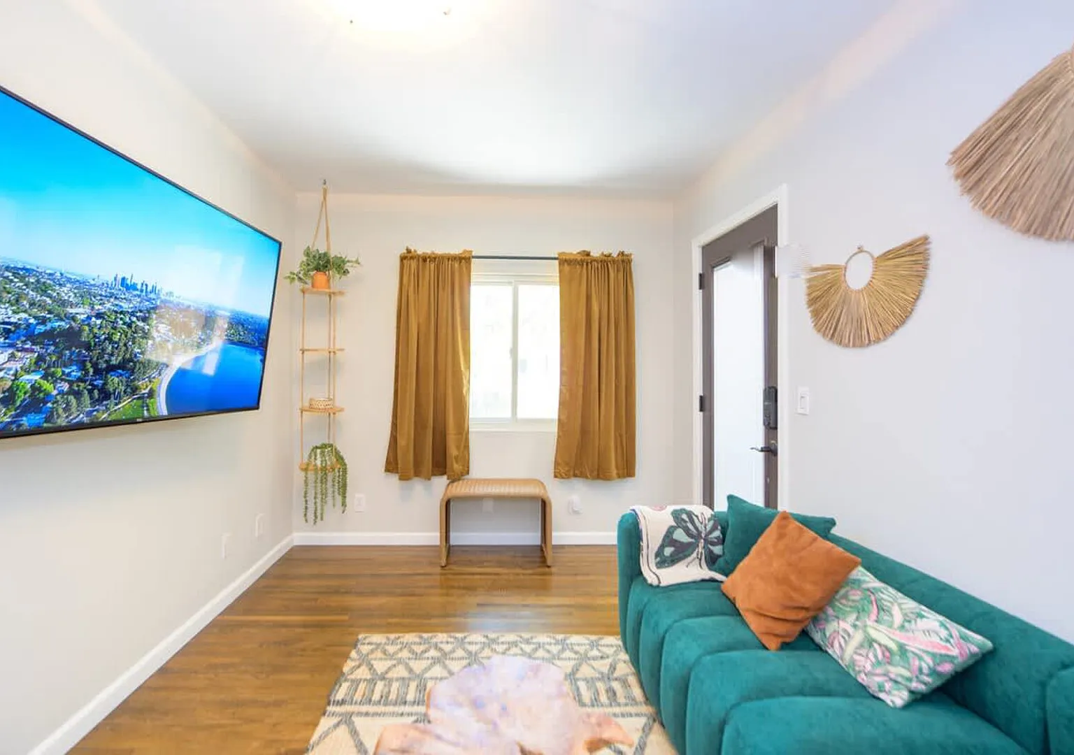 Charming & Cozy 1BD/1BA Guest Suite in Silverlake — Photo 1