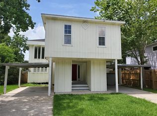 2120 E Winn St, Kemah, TX 77565