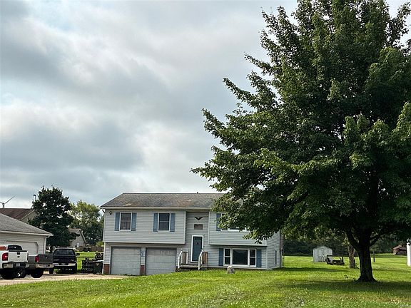 3rd image of 24083 Buck Rd