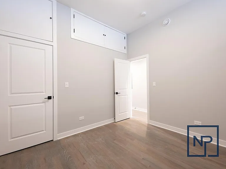 1637 W Chicago Ave #201 — Photo 6