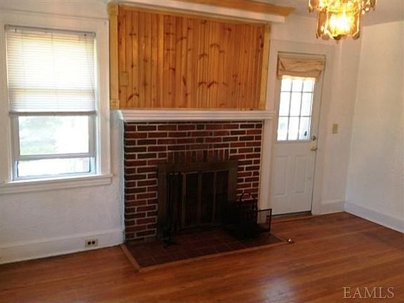 4th image of 64 Brook St
