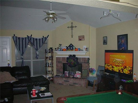 3rd image of 4737 Grovewood Dr