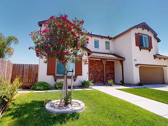 3rd image of 1821 W Corvina Avenue