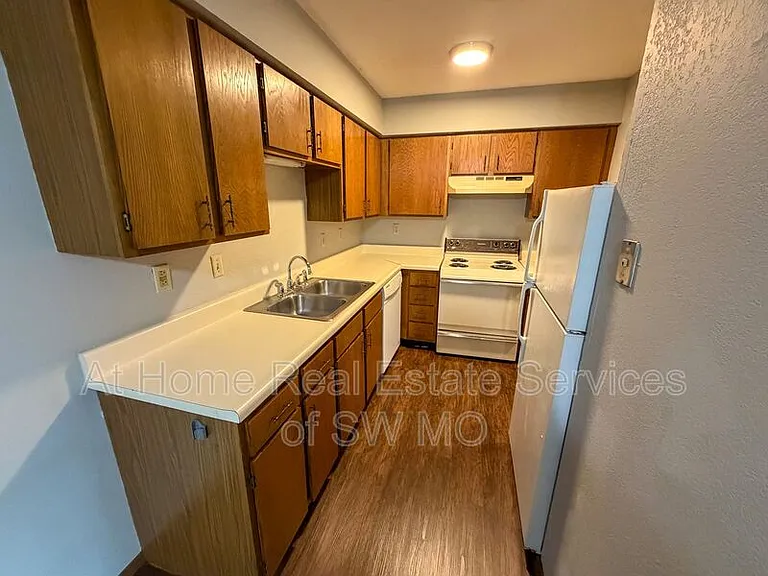 1947 S Ingram Mill Rd #C6 — Photo 1