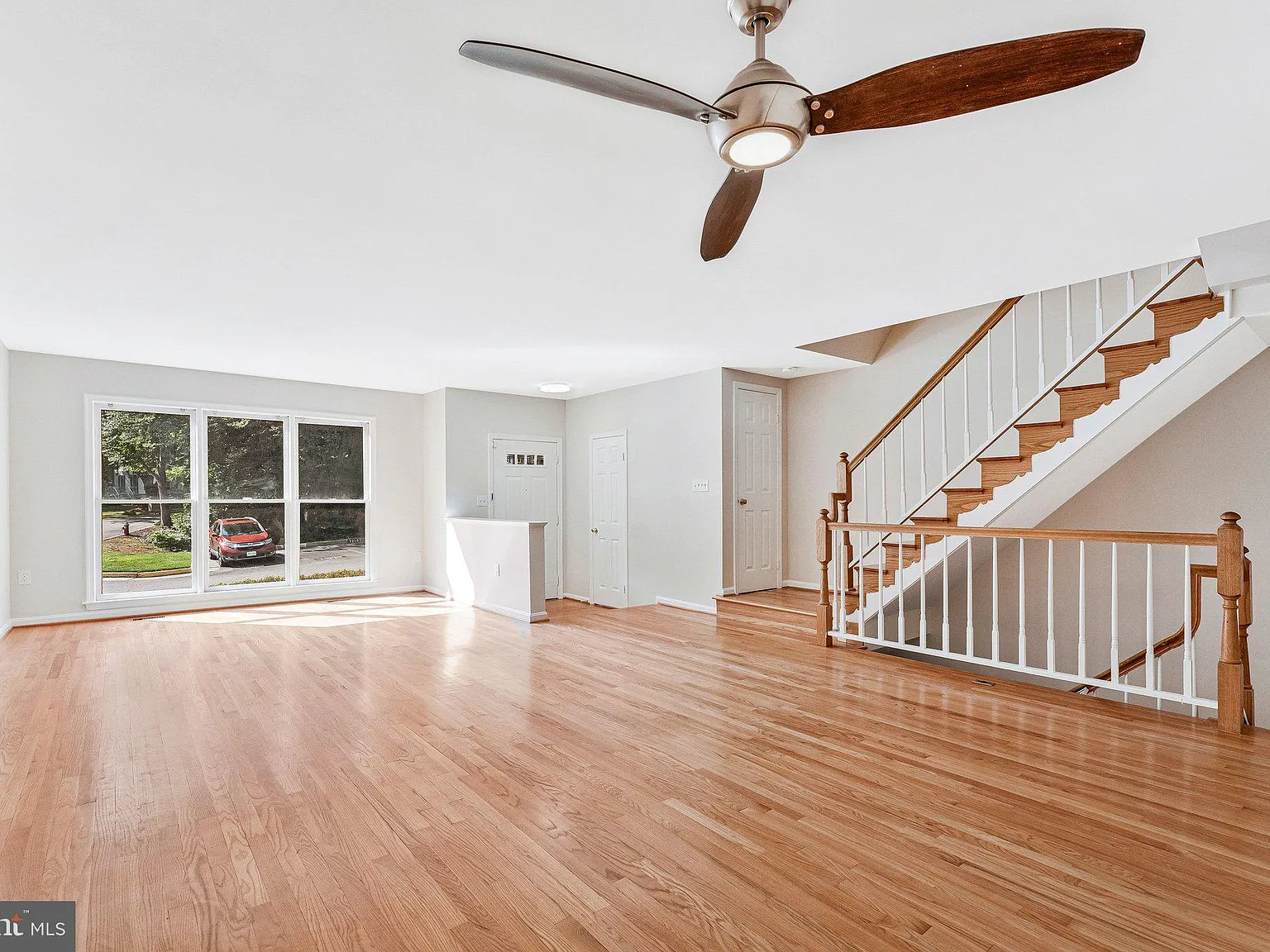 3 bed, 3.5 bath, 2060 sqft, $3,200 — Photo 3