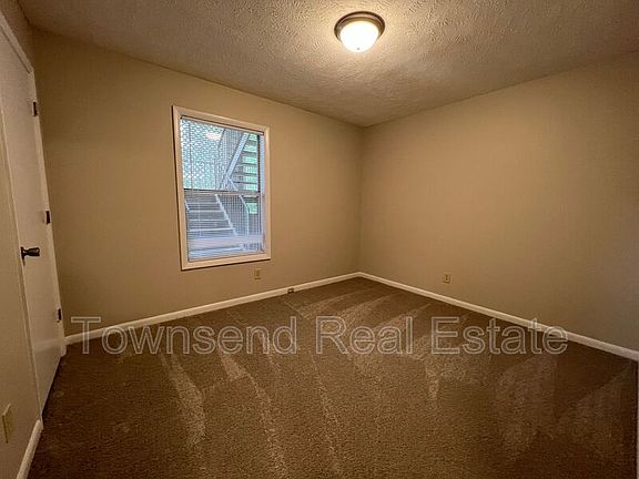 4th image of 1022-2 Brookhollow Dr