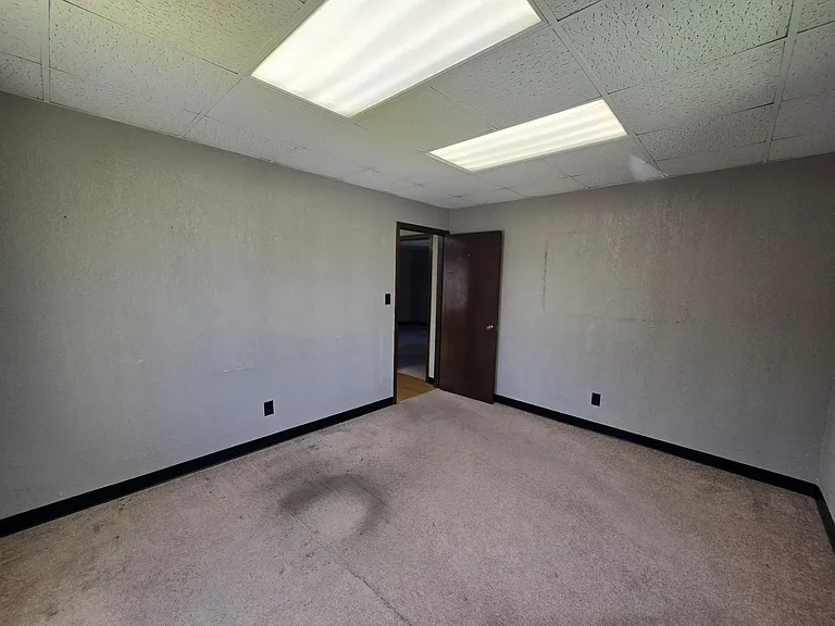 2327 Falls Ave #4 — Photo 6