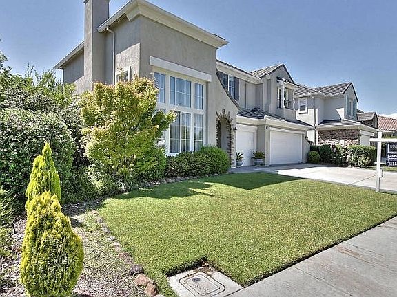 3rd image of 5254 Persimmon Dr