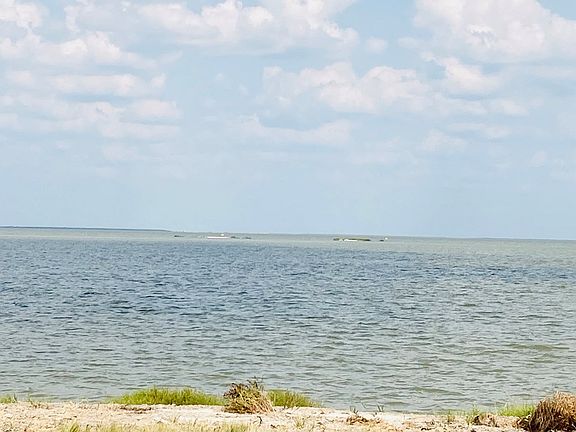 4th image of 14 Tradewinds Cir