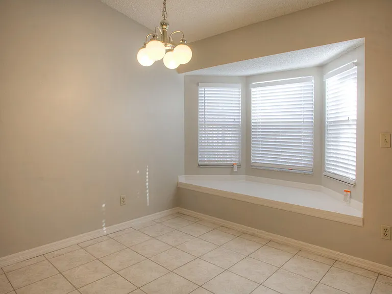 9324 Pavillion Dr — Photo 5