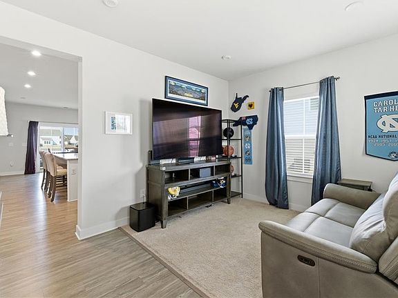 4th image of 212 Green Lake Rd