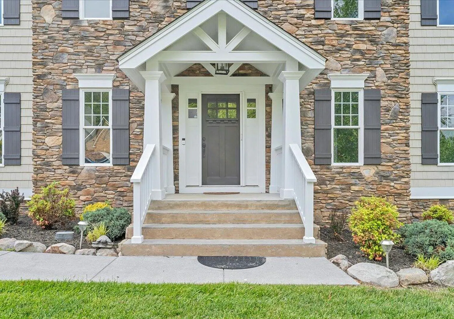Spacious Home in Desirable SW Roanoke Location — Photo 3