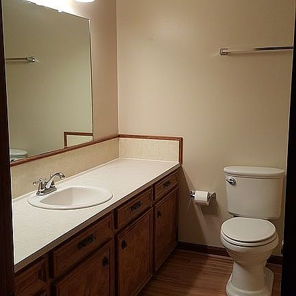 5th image of 1011 N Beglis Pkwy
