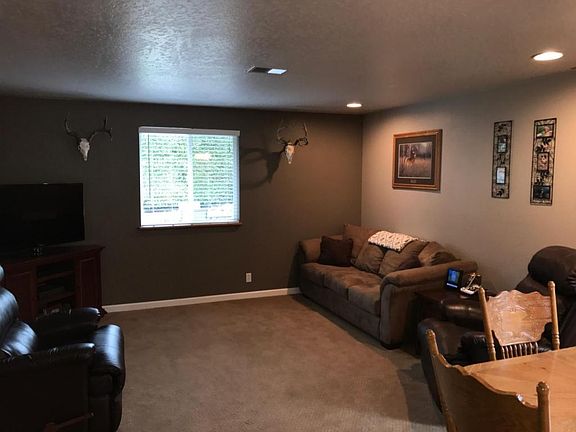 5th image of 3006 Girard Ct