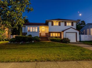 2518 Walters Ct, Bellmore, NY 11710