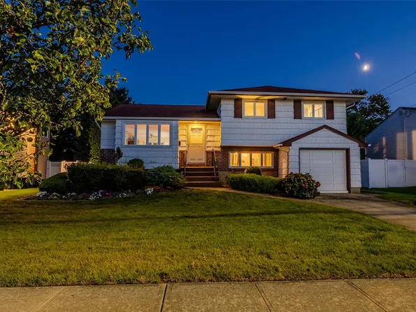 2518 Walters Court, Bellmore, NY 11710