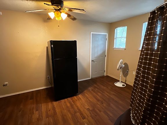 4th image of 1321 Garden Path Dr