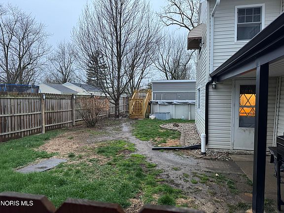 4th image of 24521 Maple St
