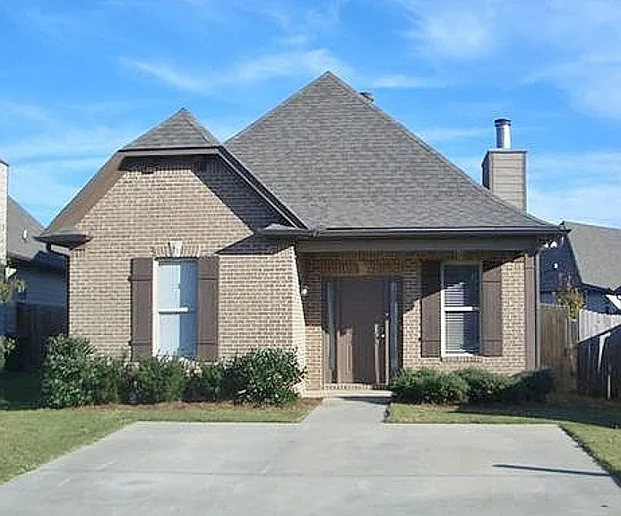 2108 Spaulding Pl — Photo 1