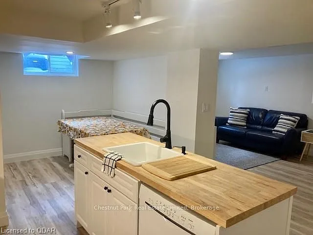11 Auburn St — Photo 12