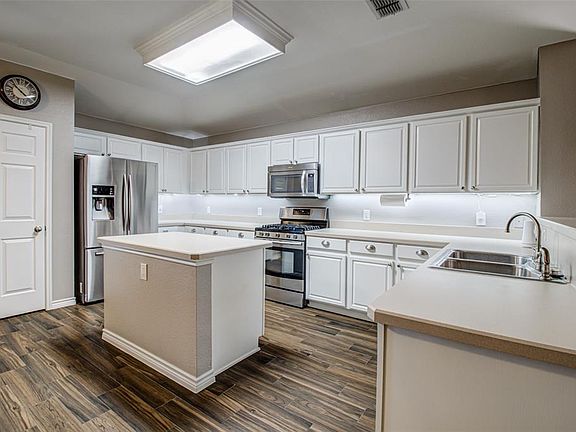 3rd image of 2622 Calmwater Dr