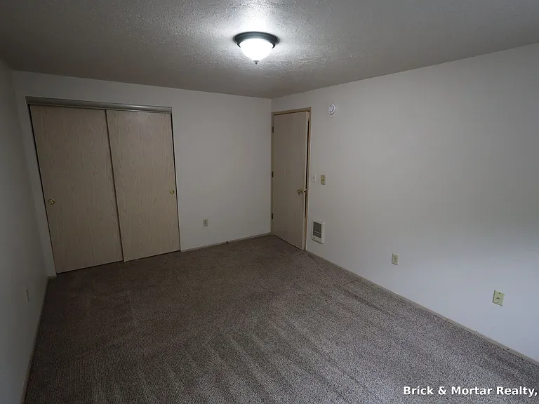 277 N Noble Ave — Photo 12
