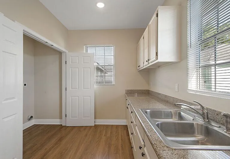 407 N Tonti St #407 — Photo 24