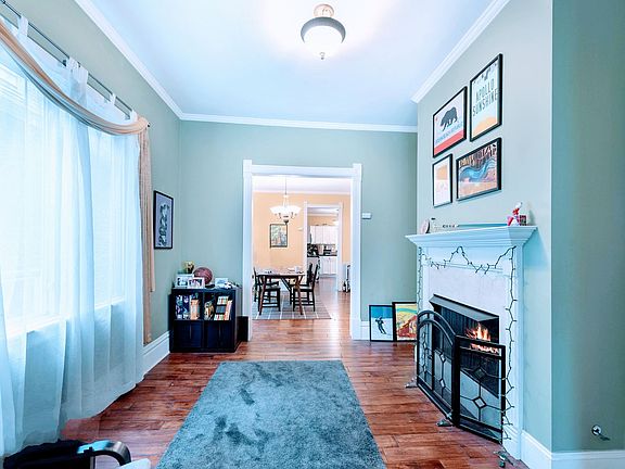 3rd image of 1747 W Newport Ave #2