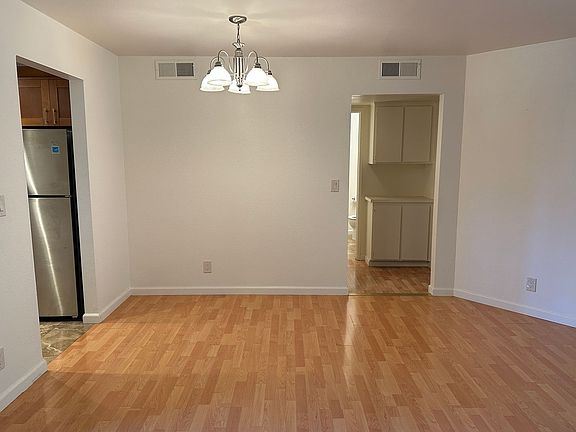 2nd image of 1001 E Evelyn Ave #157