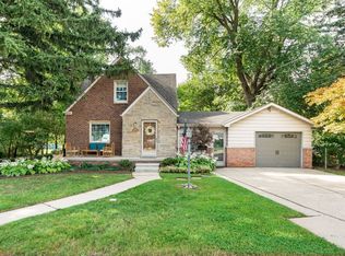 1128 E 14 Mile Rd, Royal Oak, MI 48073