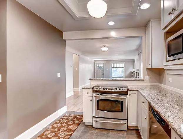 1015 Madison St — Photo 12