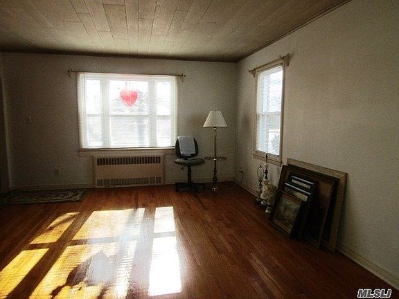 4th image of 250-05 81st Ave