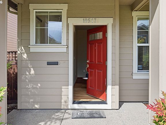 3rd image of 10517 NE Summer Falls St