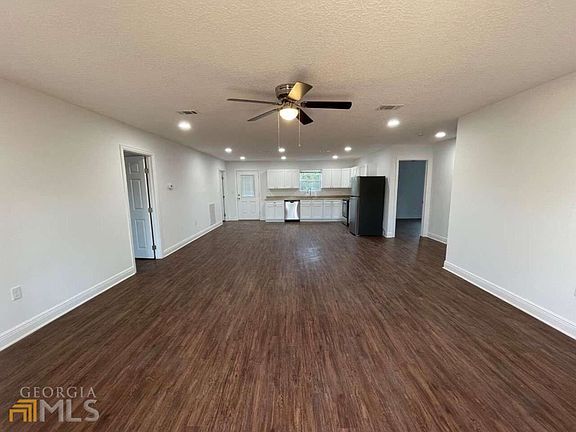 2nd image of 825 Red Hawk Dr