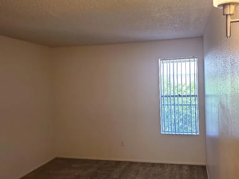Sand Pebble Community *Renovated Units — Photo 32