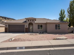 390 E 860 N, Hurricane, UT 84737