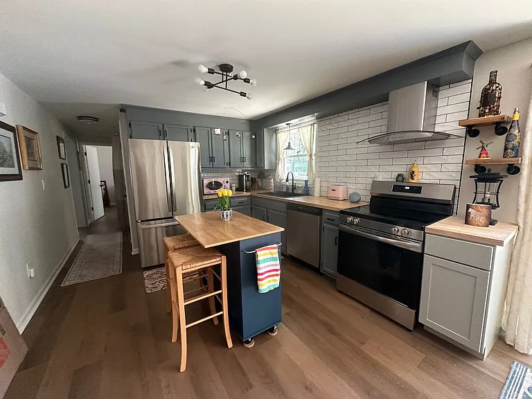 111 Cheshire Dr — Photo 5