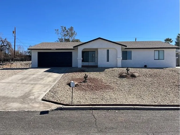 2328 Senita Dr — Photo 1