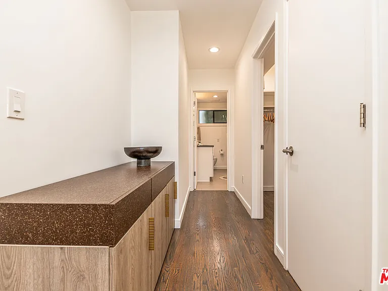 8911 Cynthia St #9 — Photo 13